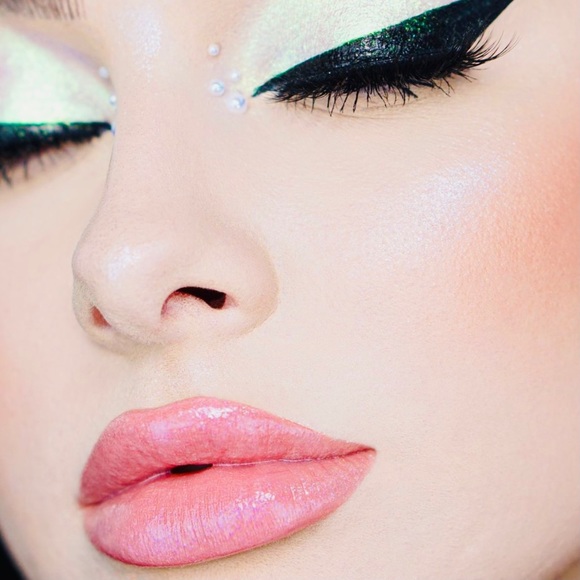 Meet your Posher, Kate - Picture 2 of 2